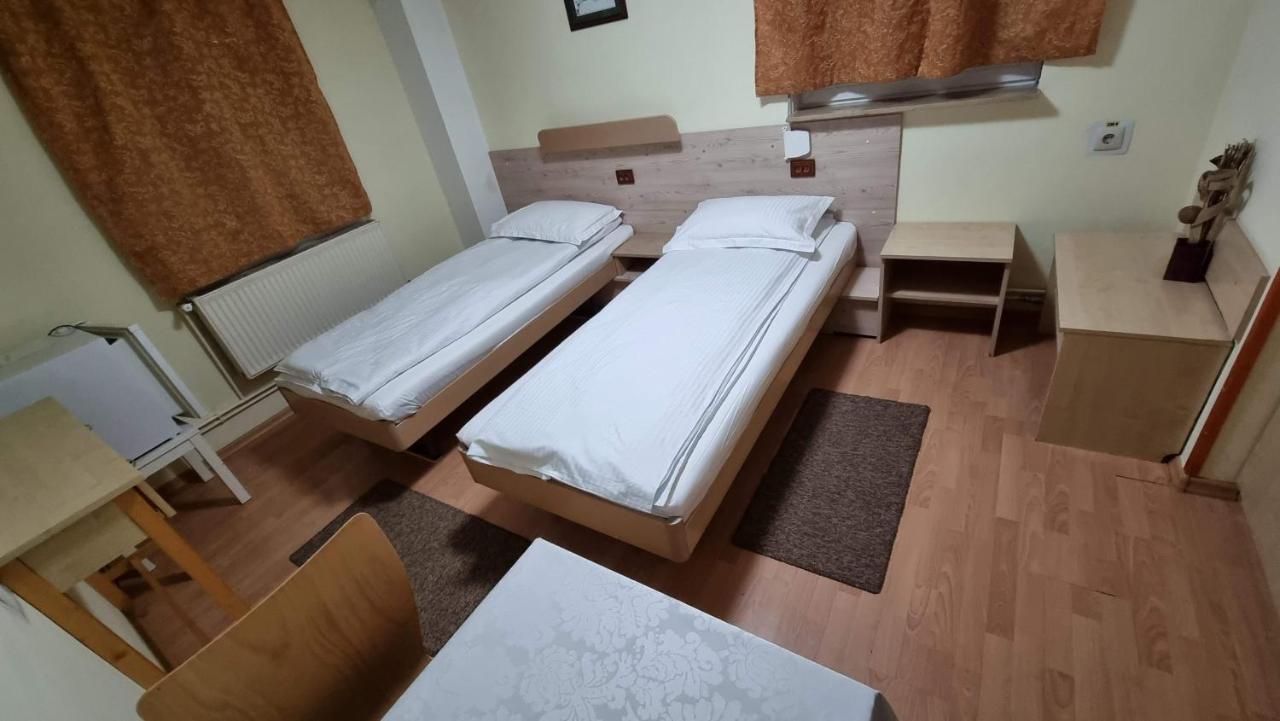 Pensiunea Zodiac Temesvár Kültér fotó
